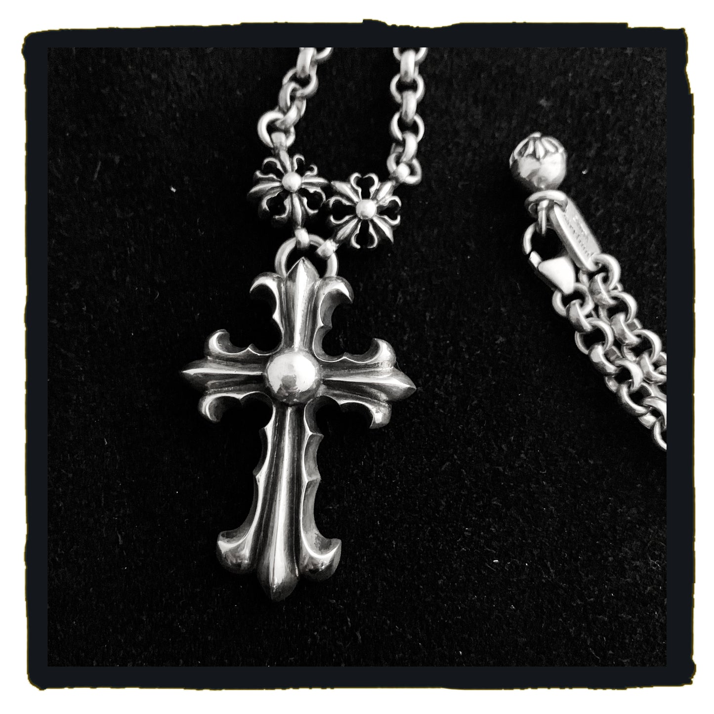 01-N0023B - starry charms necklace - Fancy Cross