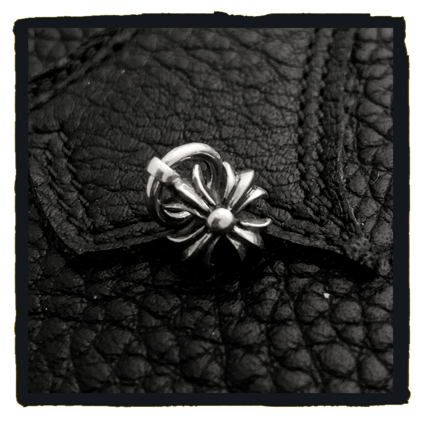 01-p0034a pendant - petit cut out maltese