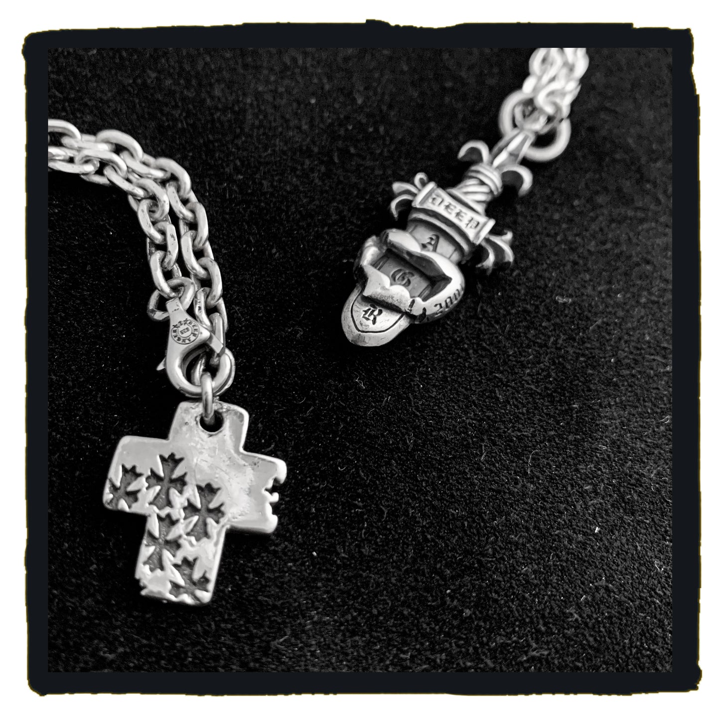 new arrival - r&r dagger heart necklace
