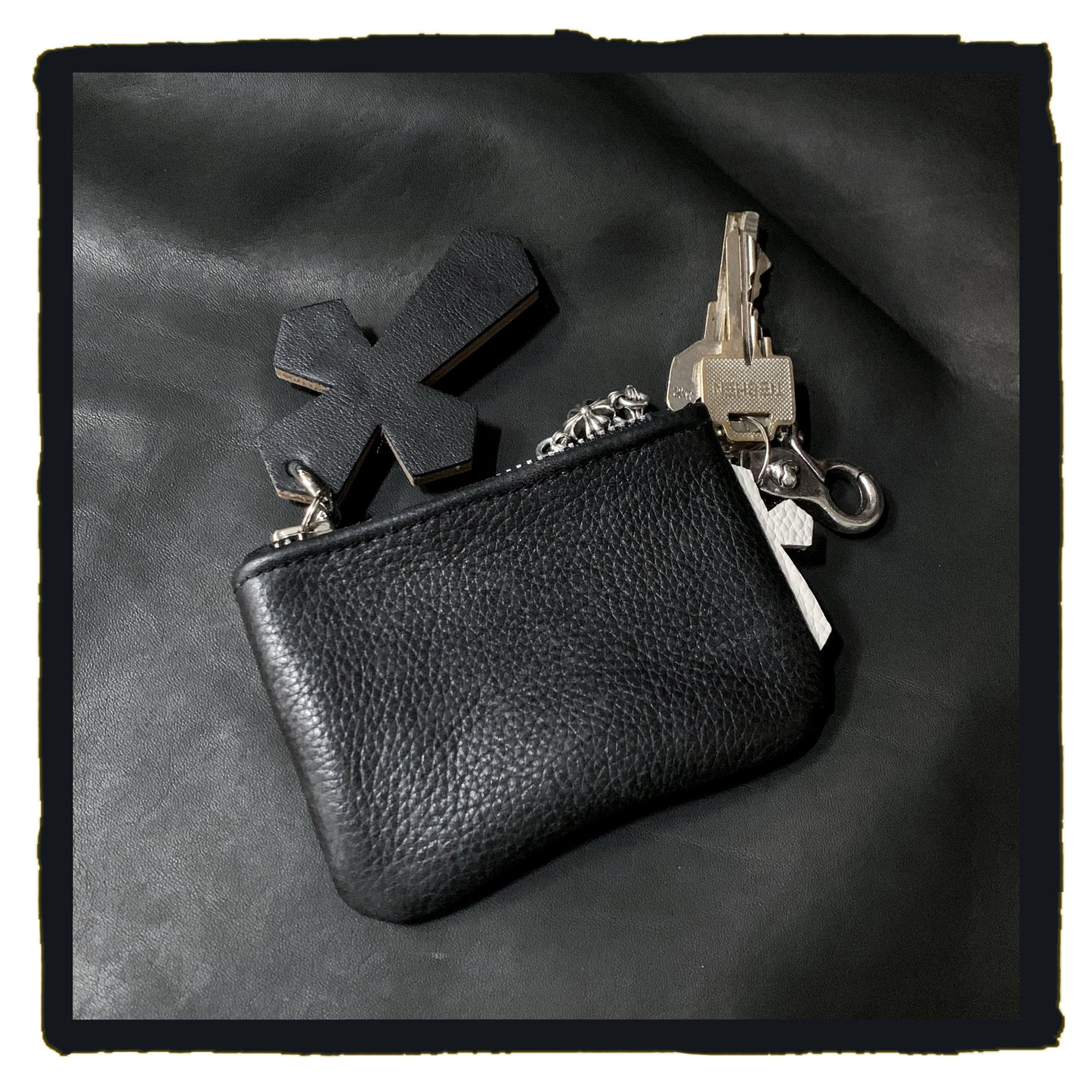 20-lc047b09 sc leather case with #3 leather cross charms