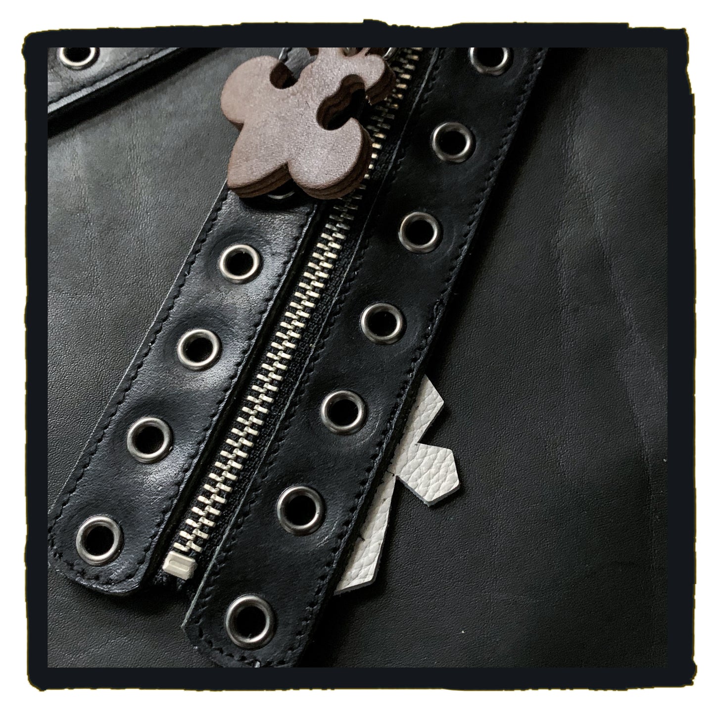 12-sh003a sc lazy joe boots zipper kit/fleur de lys charms