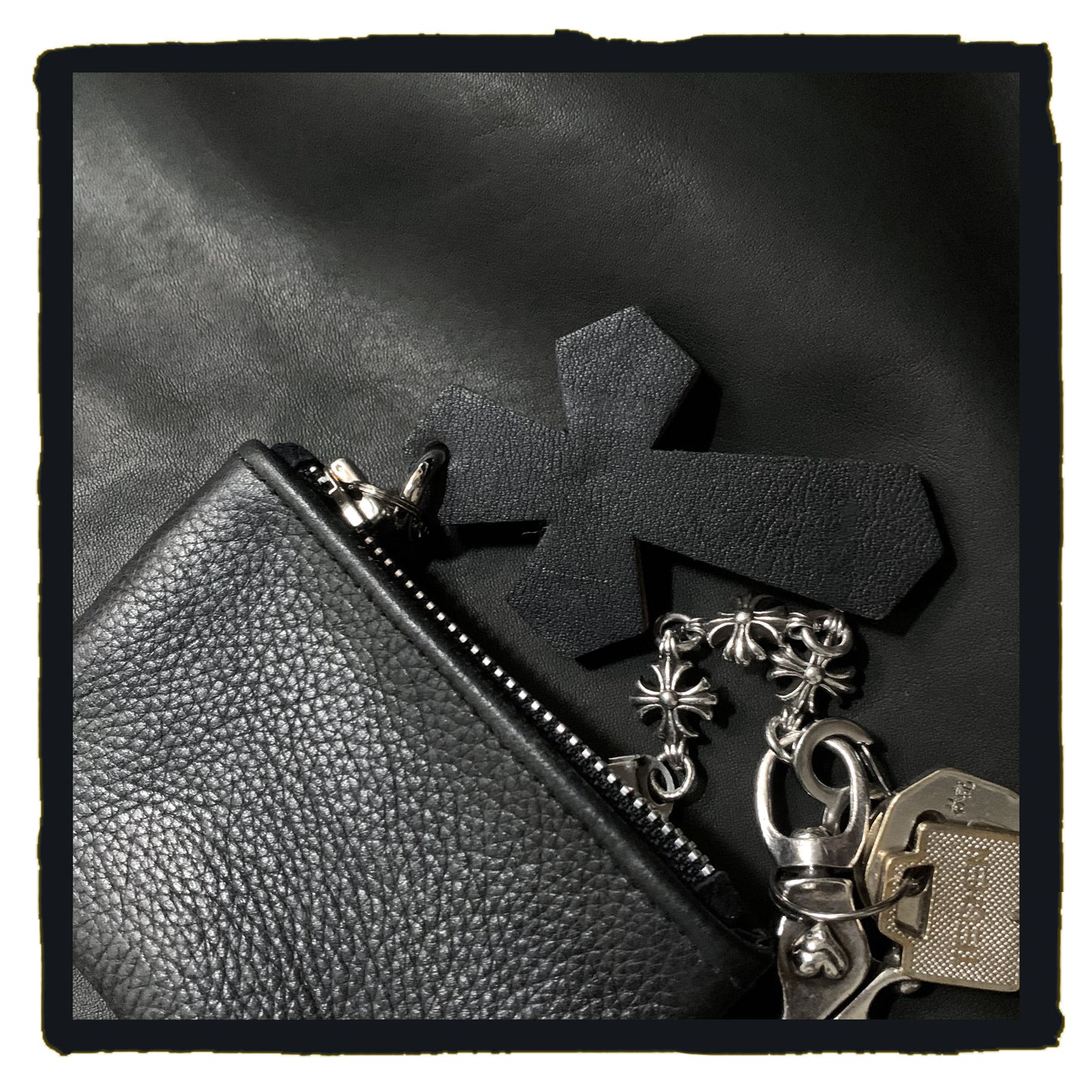 20-lc047b09 sc leather case with #3 leather cross charms