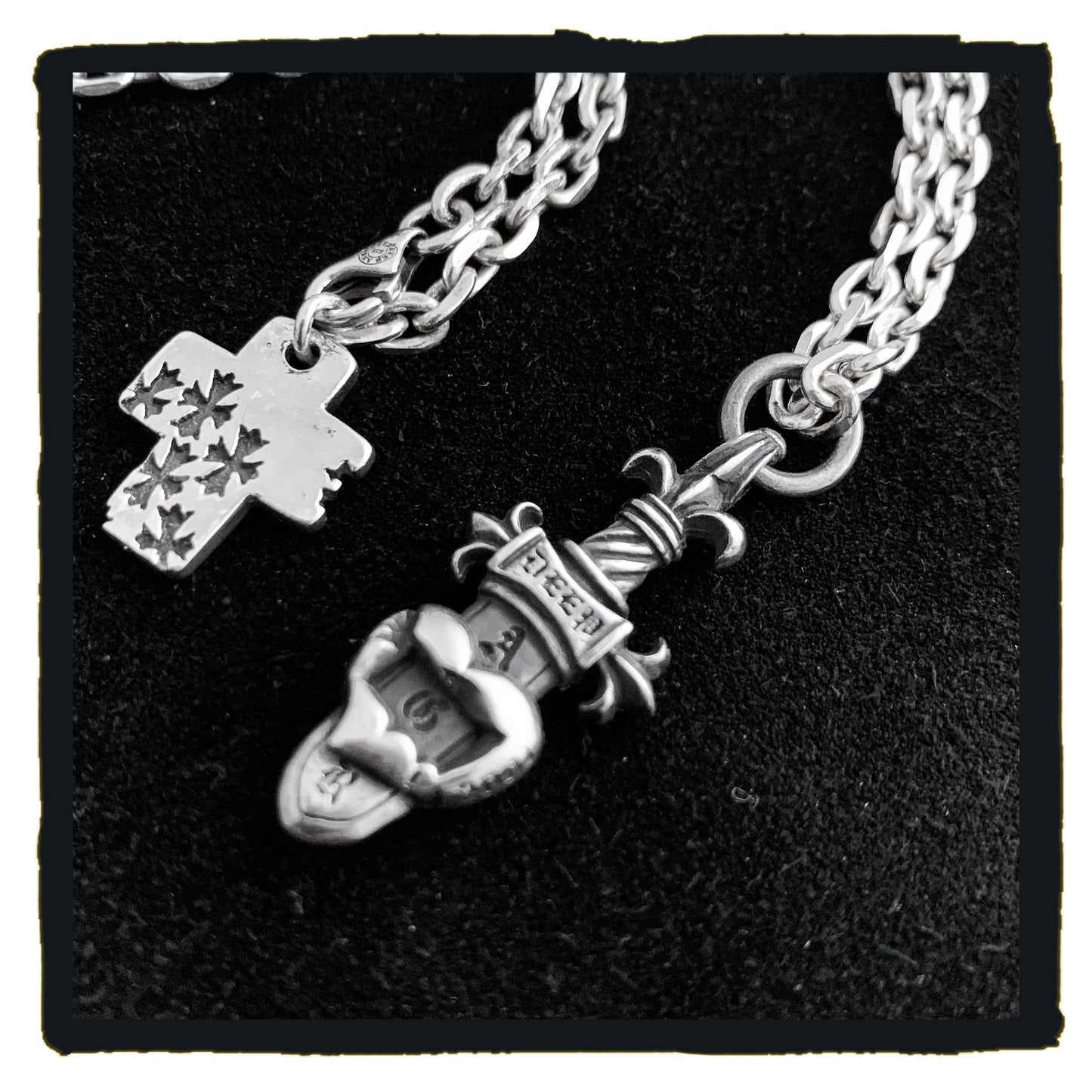 new arrival - r&r dagger heart necklace