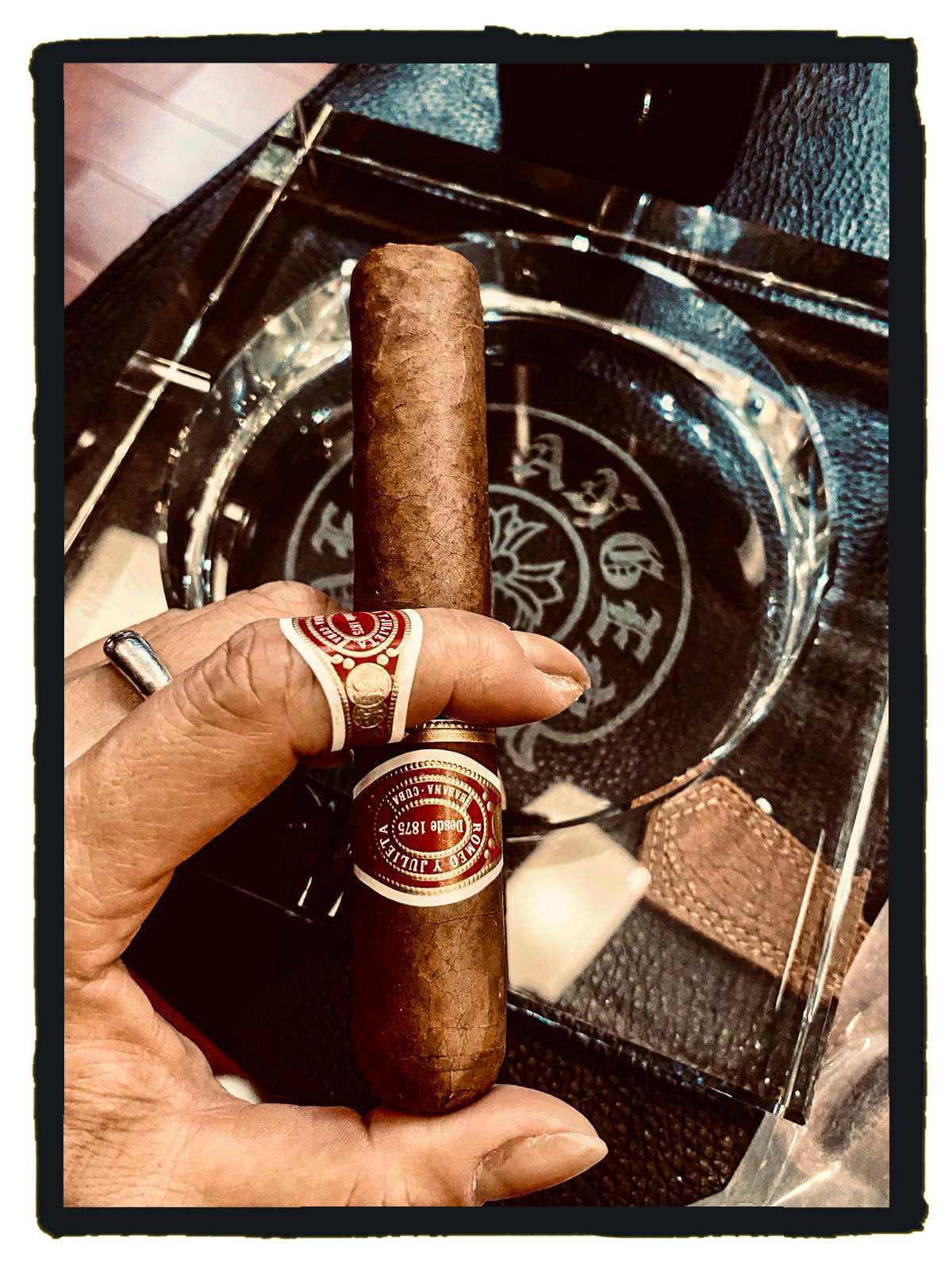 puff puff puff - romeo & julieta wide churchills