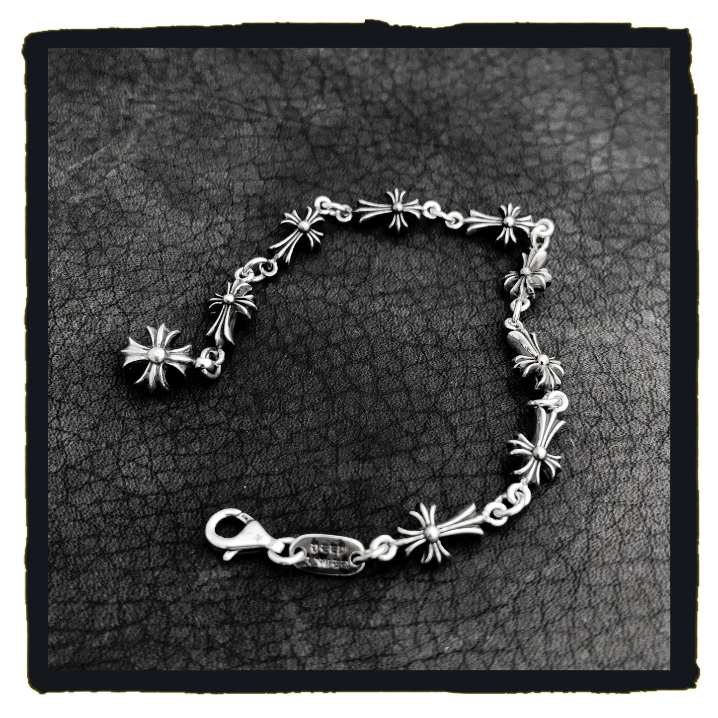 new arrival - bracelet - petit cross link