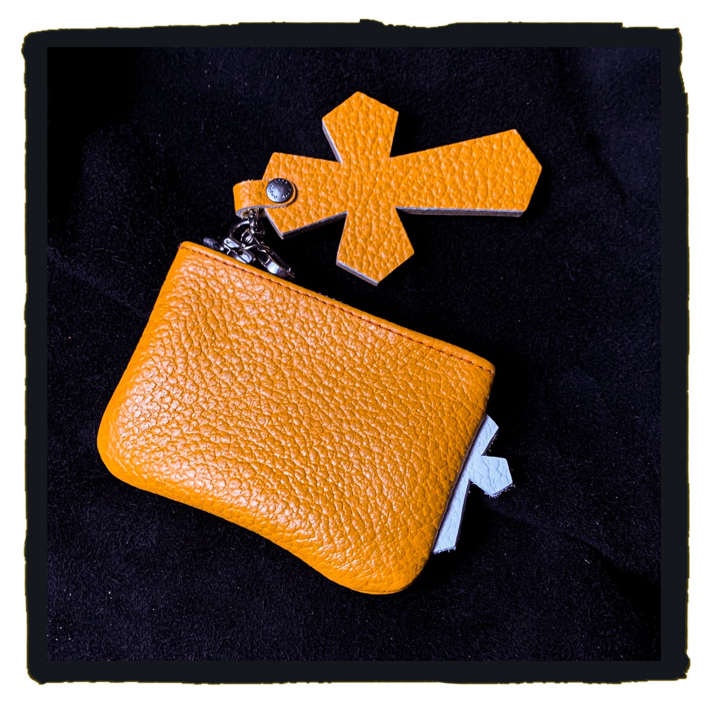 20-lc047b09 sc leather case with #3 leather cross charms