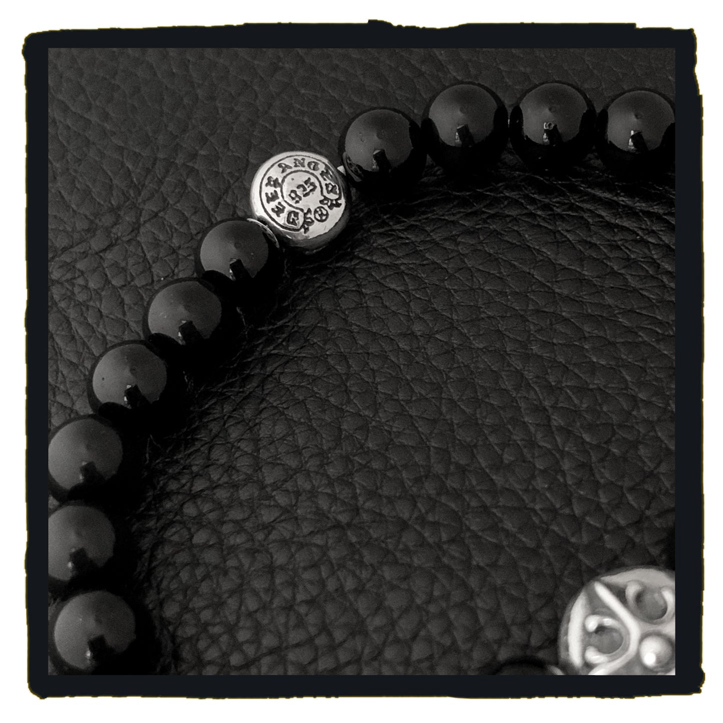 01-b0061blon11 rt beads bracelet-crown