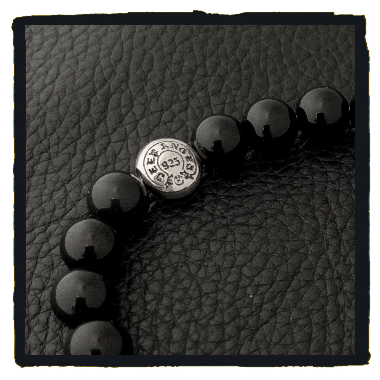 01-b0061elon11 rt onyx bracelet-maltese