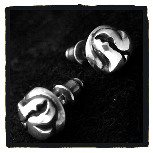 01-e0001d stud earring-broken heart (price are for one)