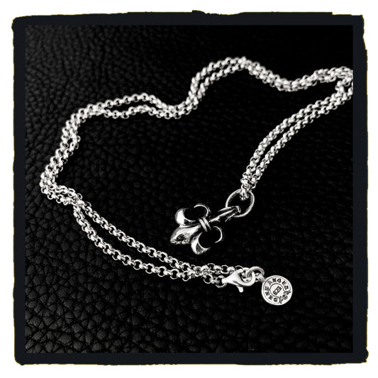 01-N0021C3 - r&r classic necklace with mini fleus de lyts charms
