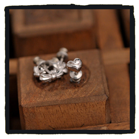 06-PE001D petit broken heart platinum earring (price are for one)