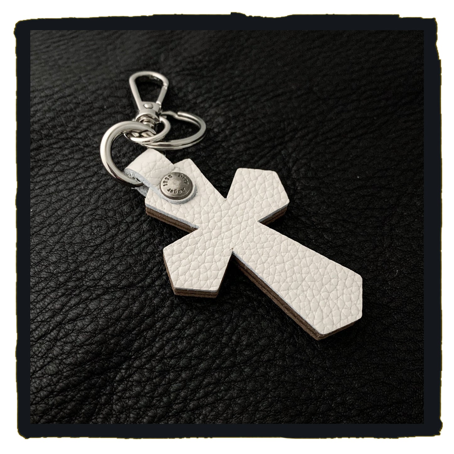 20-C003b1c leather cross charms #1