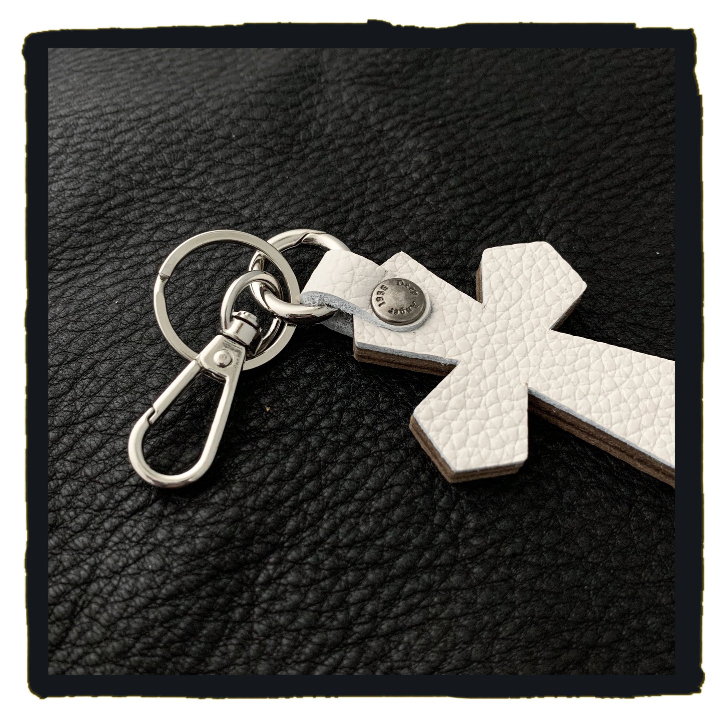 20-C003b1c leather cross charms #1