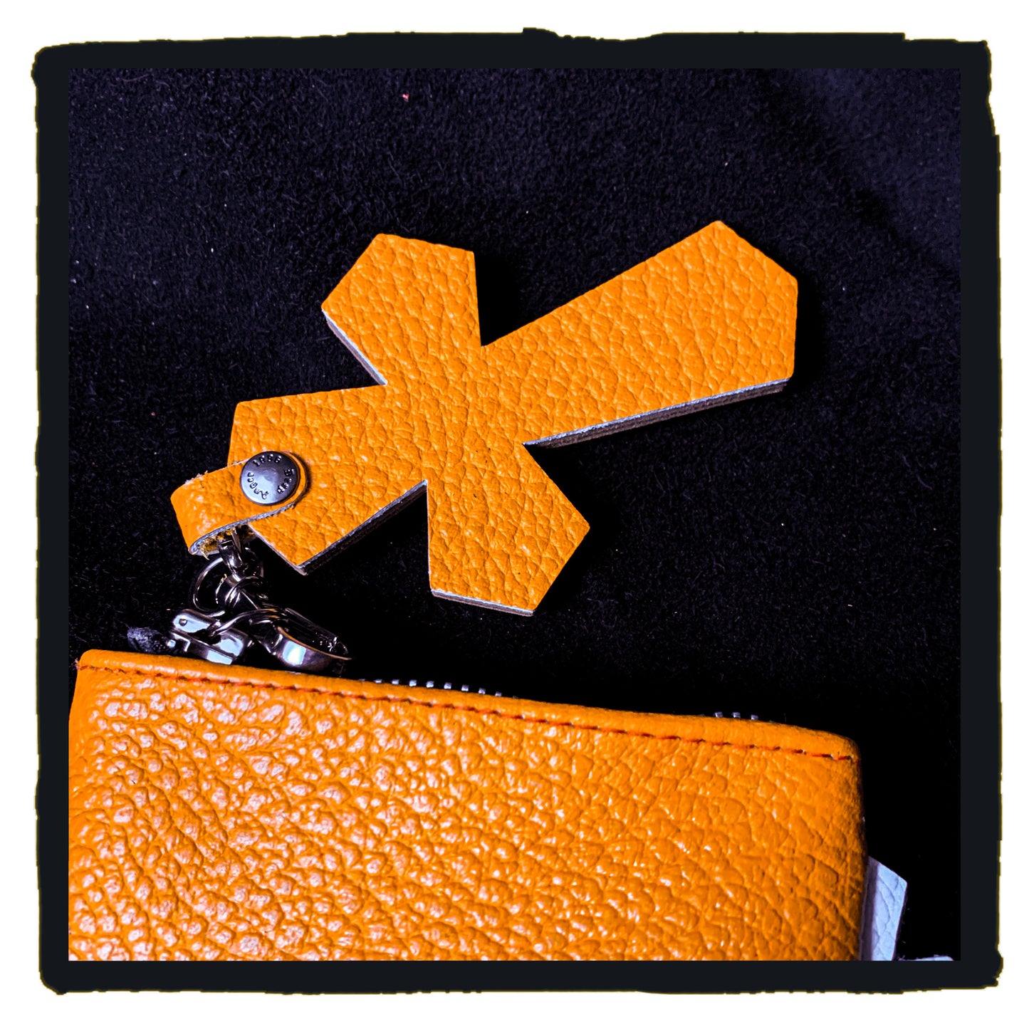 new arrival 20-lc047b09 sc leather case with #3 leather cross charms