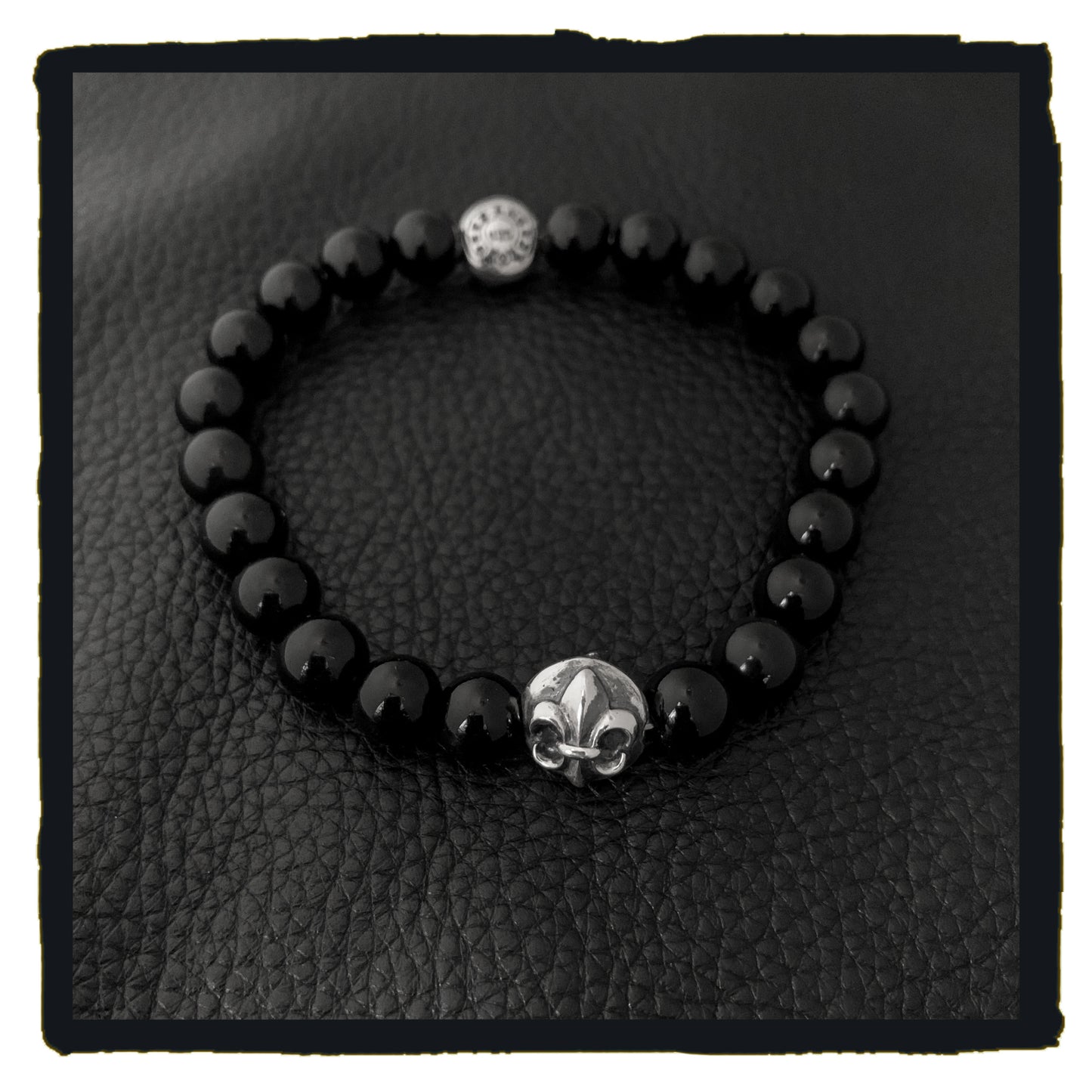 01-b0061dlon11 rt onyx bracelet-fleur de lys