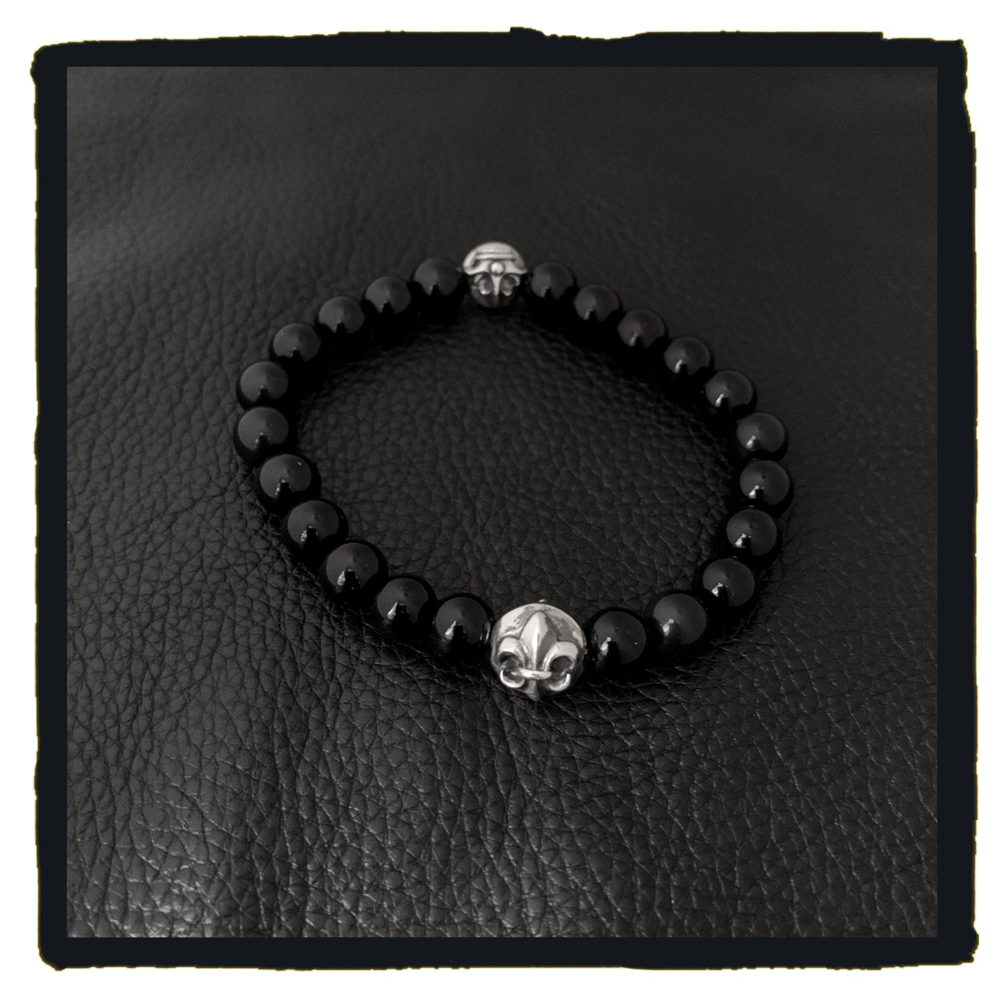 01-b0061dlon11 rt onyx bracelet-fleur de lys