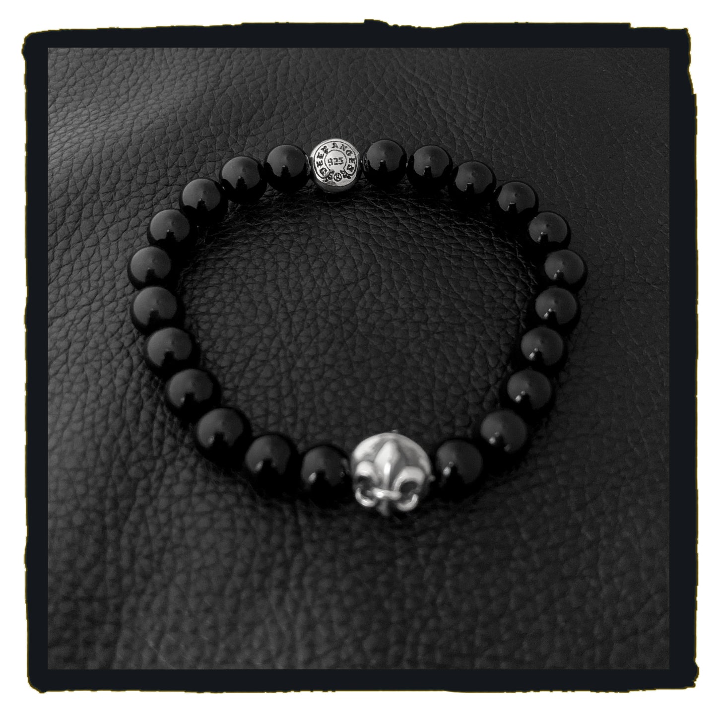 01-b0061dlon11 rt onyx bracelet-fleur de lys