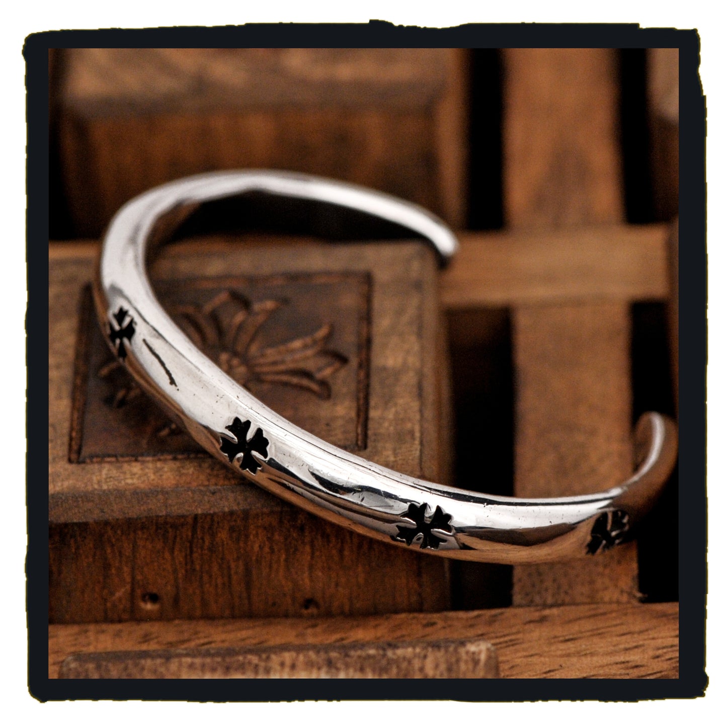 01-bg002a bangle - eternity