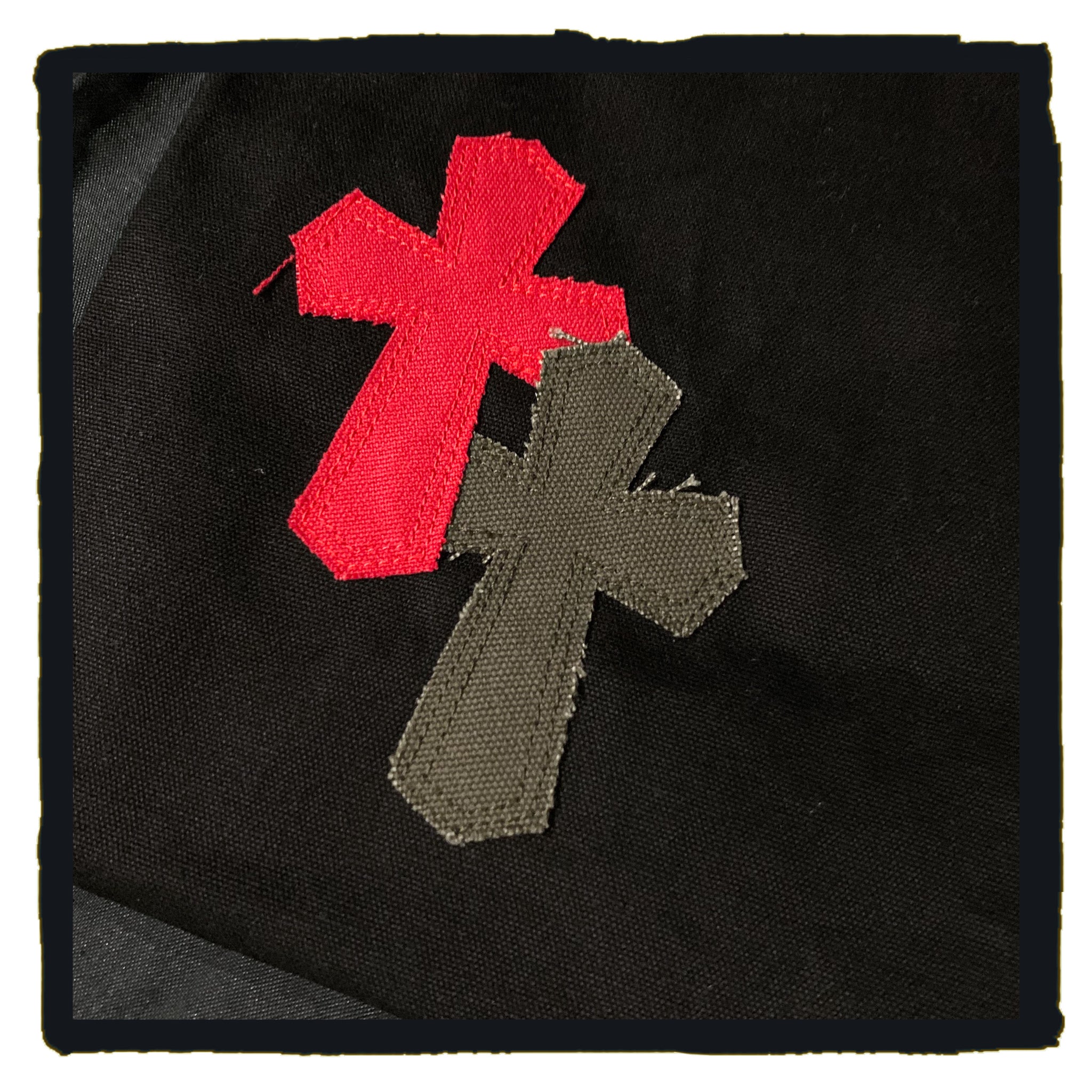 43-221101a canvas candy cross patch shoulder bag – deep anger